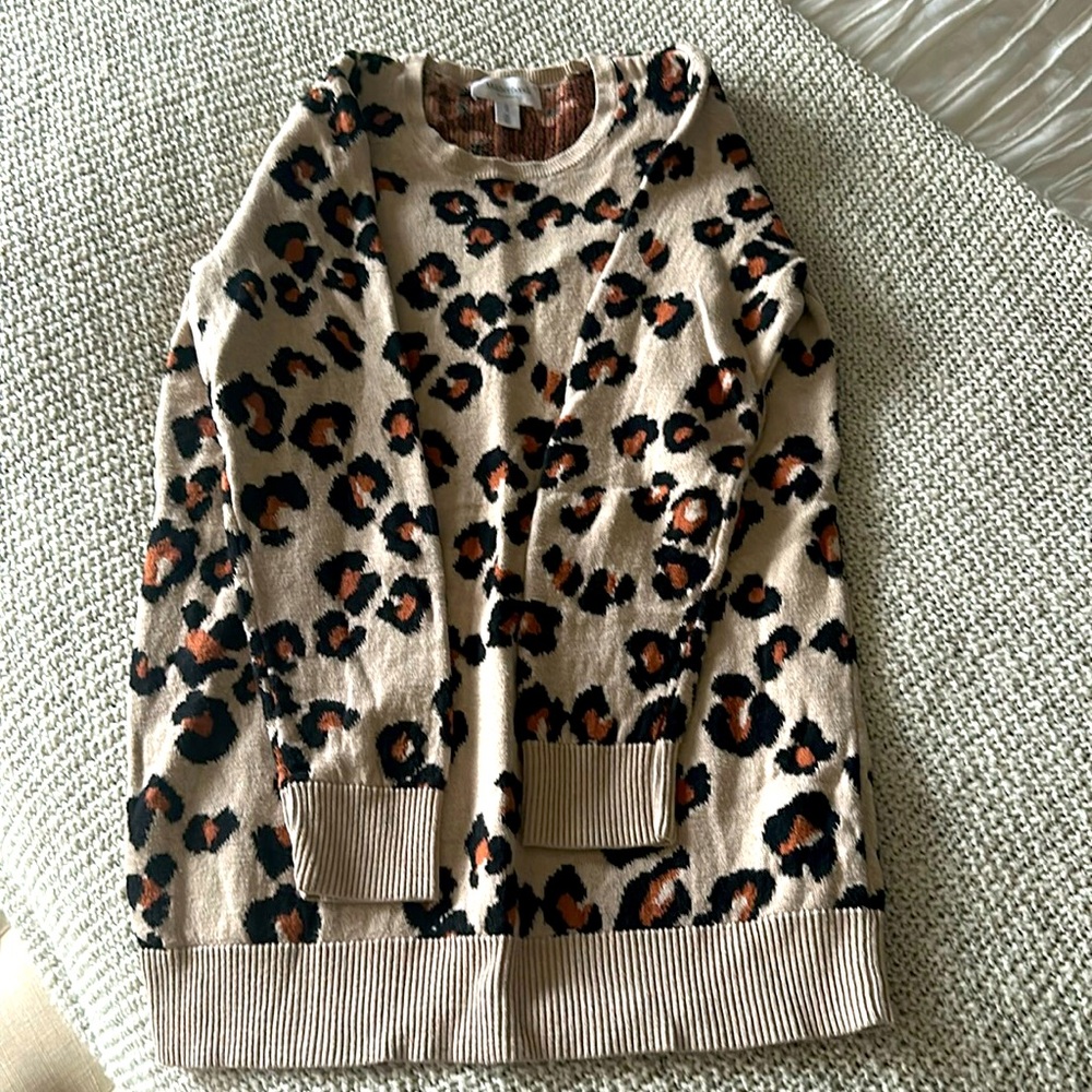 Motherhood Maternity size M Leopard Sweater